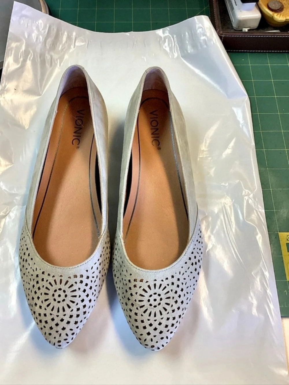 Vionic Carmela Perf SDE Perforated Pointed-Toe Flats US 8.5